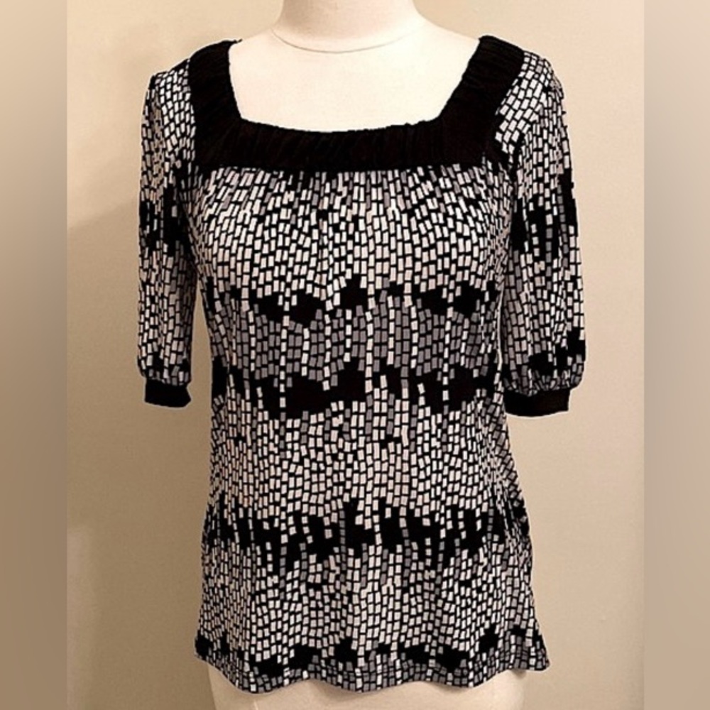 Maurices Black Grey Print SZ M Boho Peasant Office Casual Chic Top